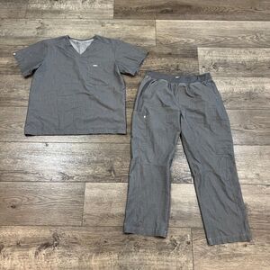 Men's Graphite Gray FIGS Scrubs Set - Cargo Scrub Pants & Scrub Top Large